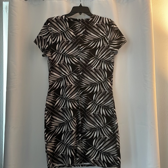 Old navy fitted dress - Picture 3 of 3